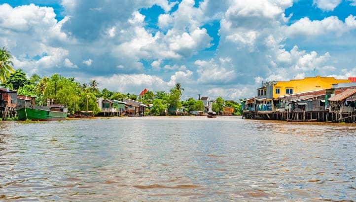 Darco signs its first DBOO in Vietnam for four water plants